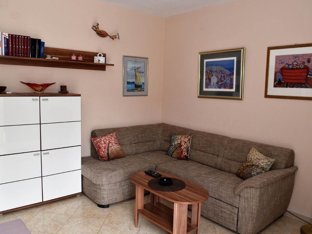 Apartment Manigo Supetar Exterior photo
