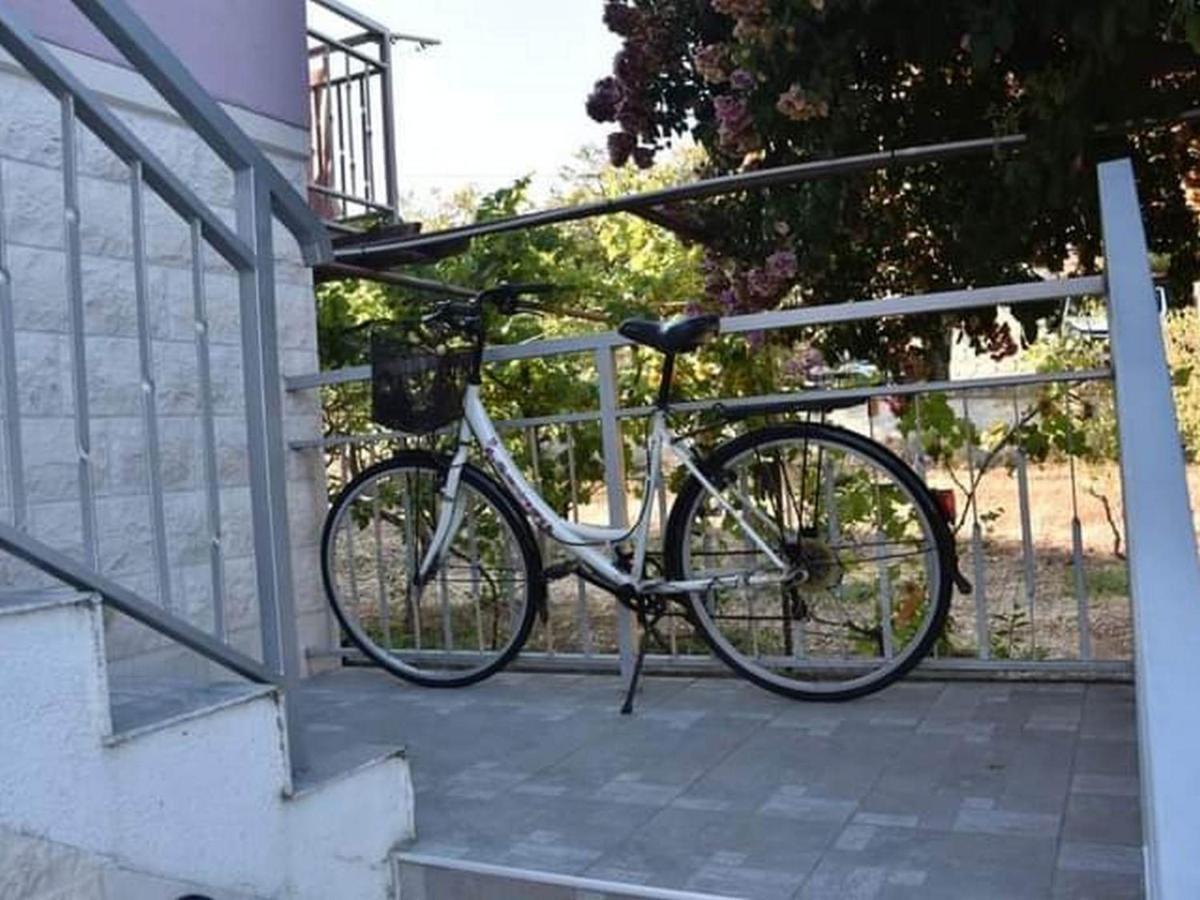 Apartment Manigo Supetar Exterior photo
