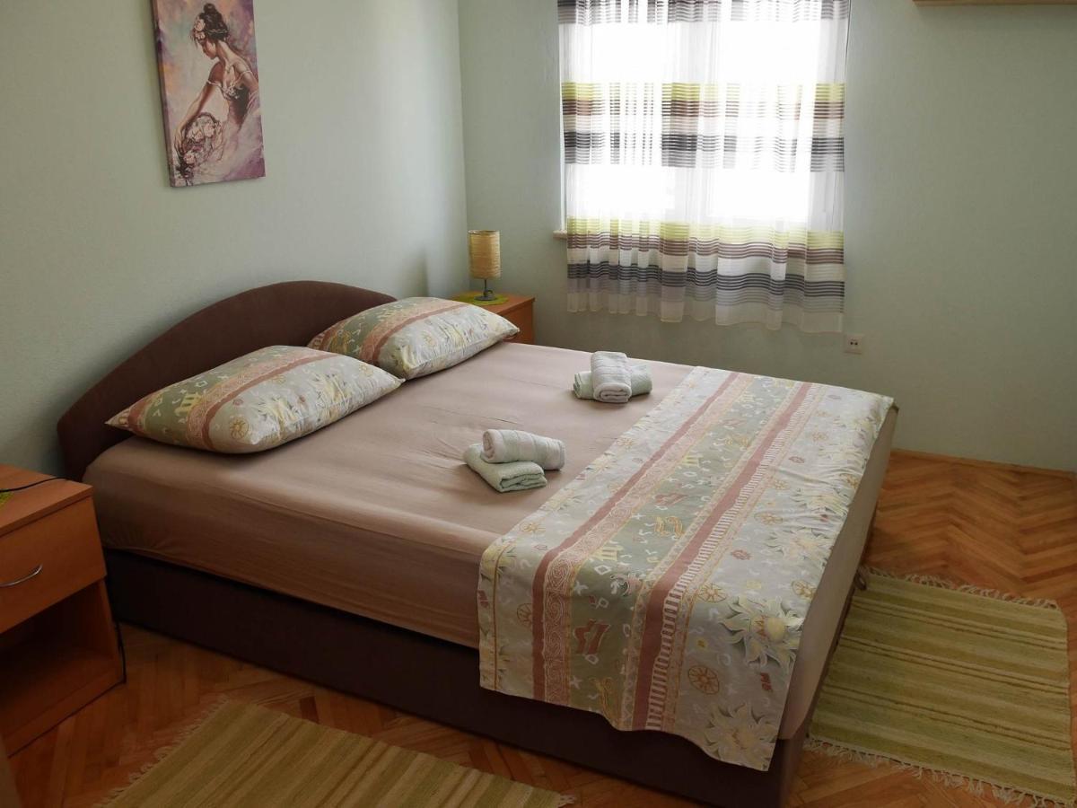 Apartment Manigo Supetar Exterior photo