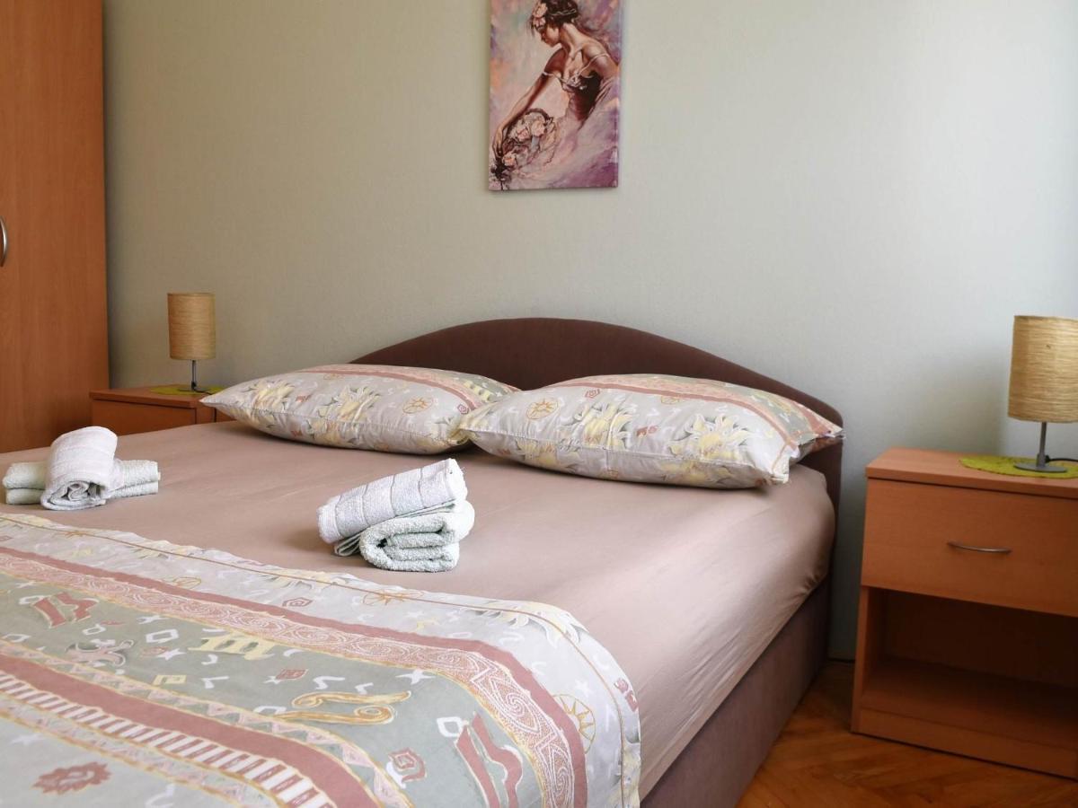 Apartment Manigo Supetar Exterior photo