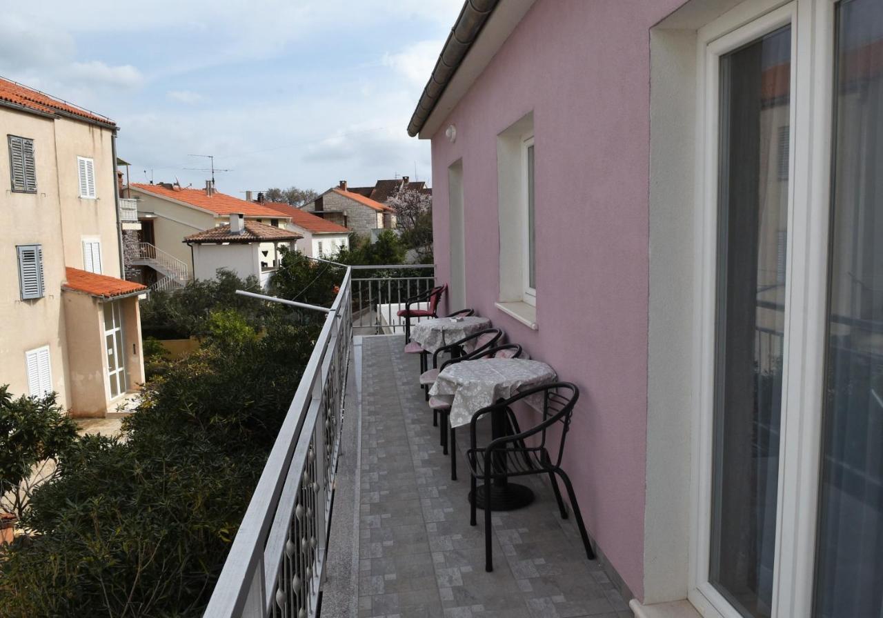Apartment Manigo Supetar Exterior photo