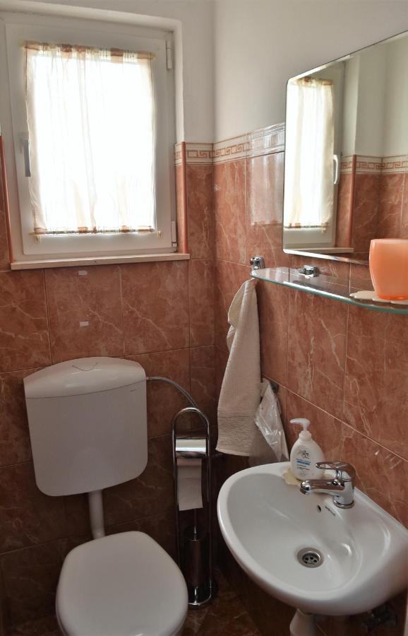 Apartment Manigo Supetar Exterior photo