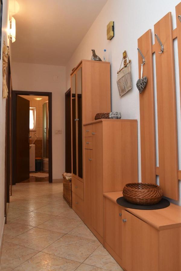 Apartment Manigo Supetar Exterior photo