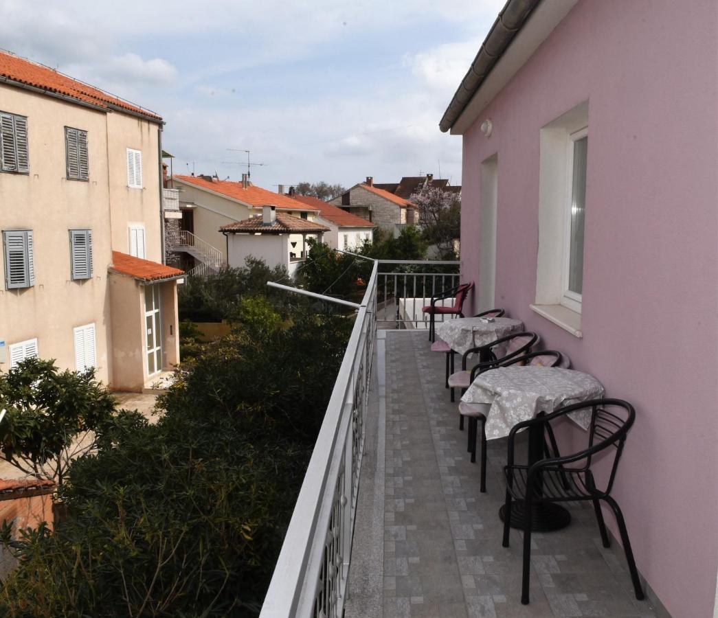 Apartment Manigo Supetar Exterior photo